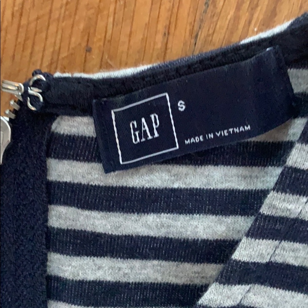Gap Women’s Striped Dress - Picture 2 of 3